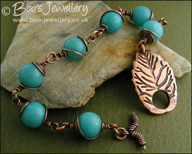 Aqua coloured jade and leaf toggle bracelet