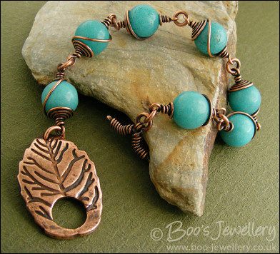 Aqua coloured jade and leaf toggle bracelet