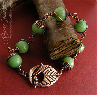 Soft green jade and copper leaf toggle bracelet