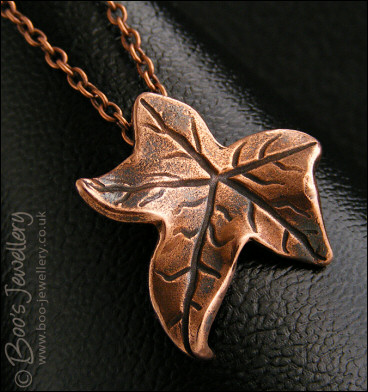 Solid copper ivy leaf pendant on cable chain