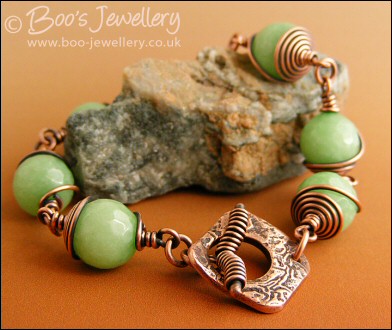 Soft green jade and copper bracelet with square toggle