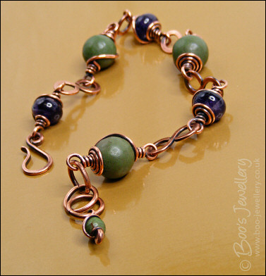 Adjustable copper bracelet with amethyst and green jasper