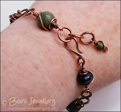 Adjustable copper bracelet with amethyst and green jasper