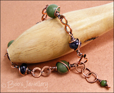Adjustable copper bracelet with amethyst and green jasper