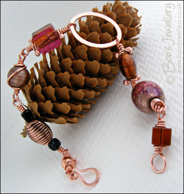Polished copper and handmade glass bead bracelet
