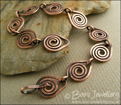 Antiqued, hammered copper spiral link bracelet - made to order