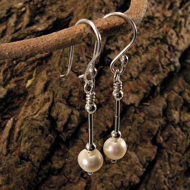 Elegant creamy pearl earrings - made to order