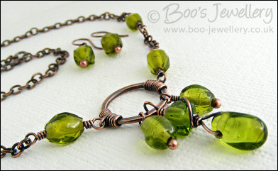 Antiqued copper and green glass bead necklace set