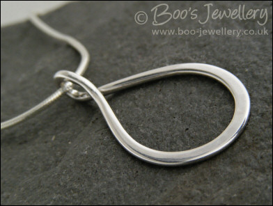 Polished Sterling silver teardrop pendant and chain