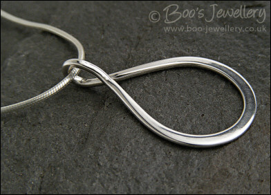 Polished Sterling silver teardrop pendant and chain