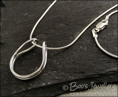 Sterling silver polished horseshoe loop pendant