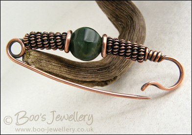 Antiqued copper kilt pin with Indian fancy jasper